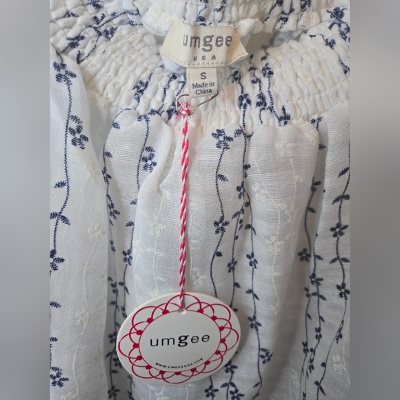 Umgee White Blouse with Navy Floral Design - Picture 3 of 5